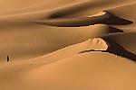 Seul dans les dunes - Arakao - Niger