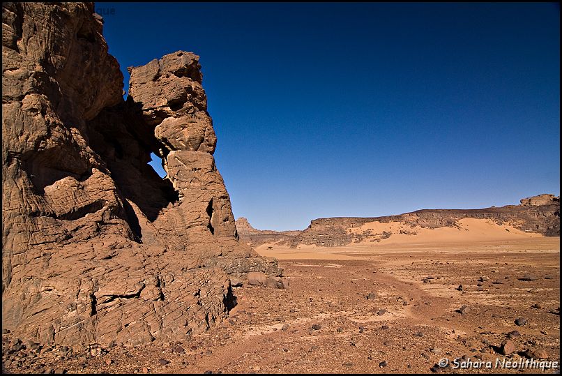 40d-IMG_3941a.jpg - C' est un véritable labyrinthe auquel l'érosion a donné de somptueuses formes.