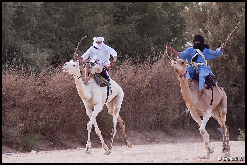 tazrouk-04.jpg - Au terme des 7 km, ils ne sont plus que deux à se disputer la victoire.