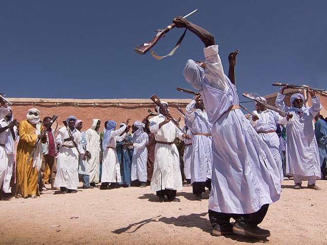 Le Baroud La danse aux fusils